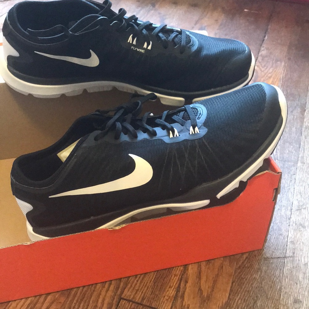 WOMENS NIKE FLEX SUPREME